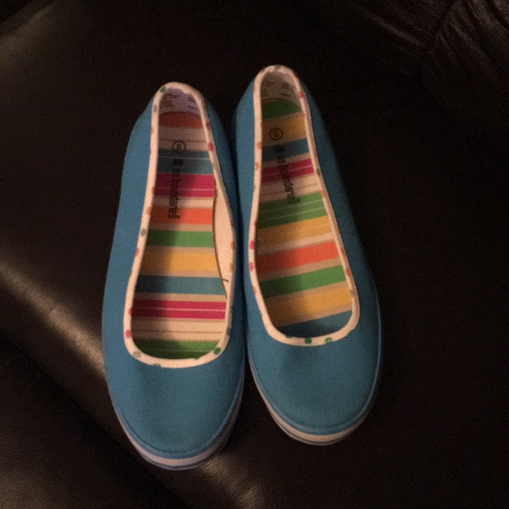 Shoes - Picture 4 of 8